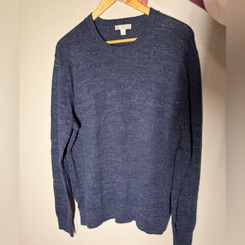 GAP Men's Heathered Navy Crewneck Sweater